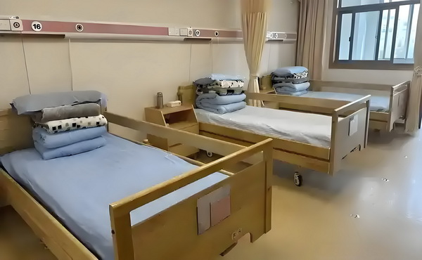 宫里宫外：抛弃帝王爱凡尘